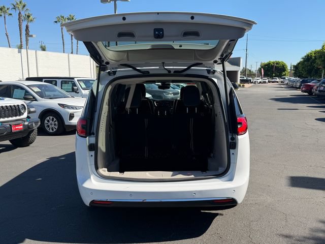 Used 2024 Chrysler Pacifica Limited FWD image 7
