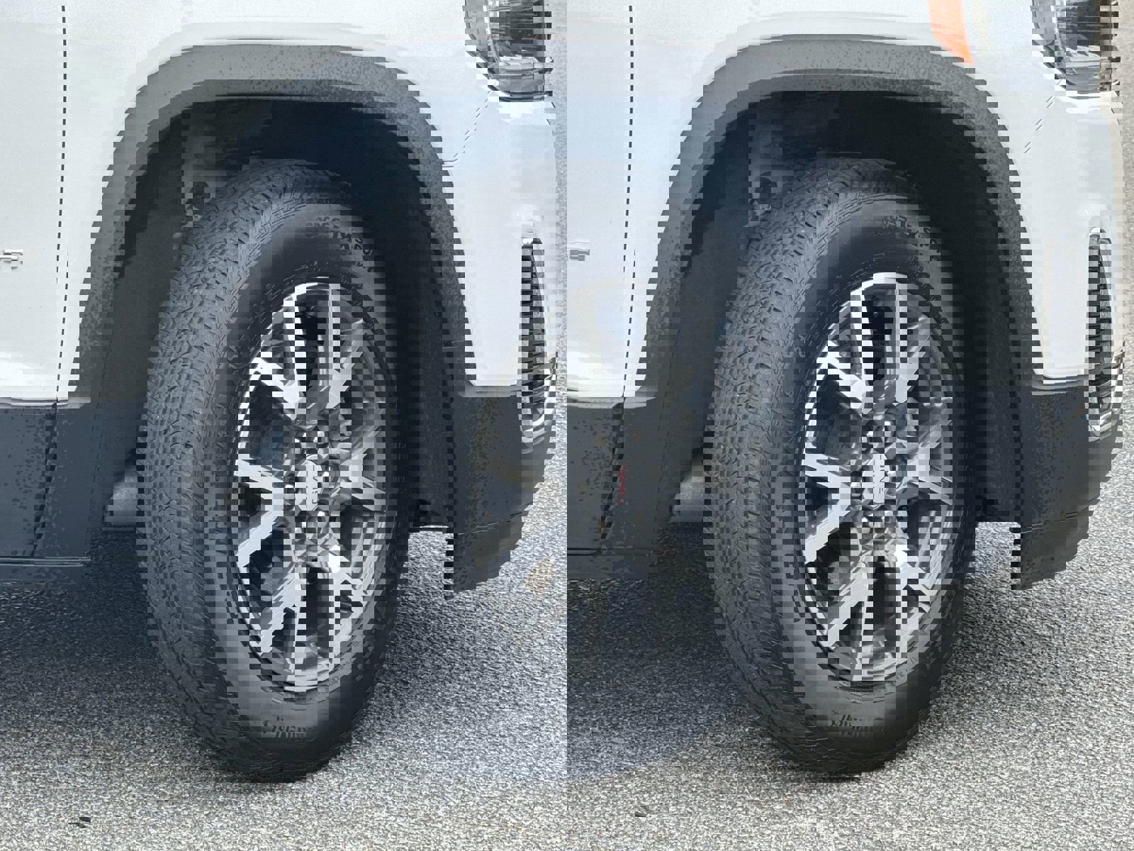 Certified 2023 GMC Acadia SLE w/ Driver Convenience Package image 12