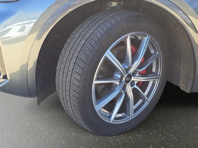 Used 2024 Audi Q5 e Premium Plus AWD/4WD image 36