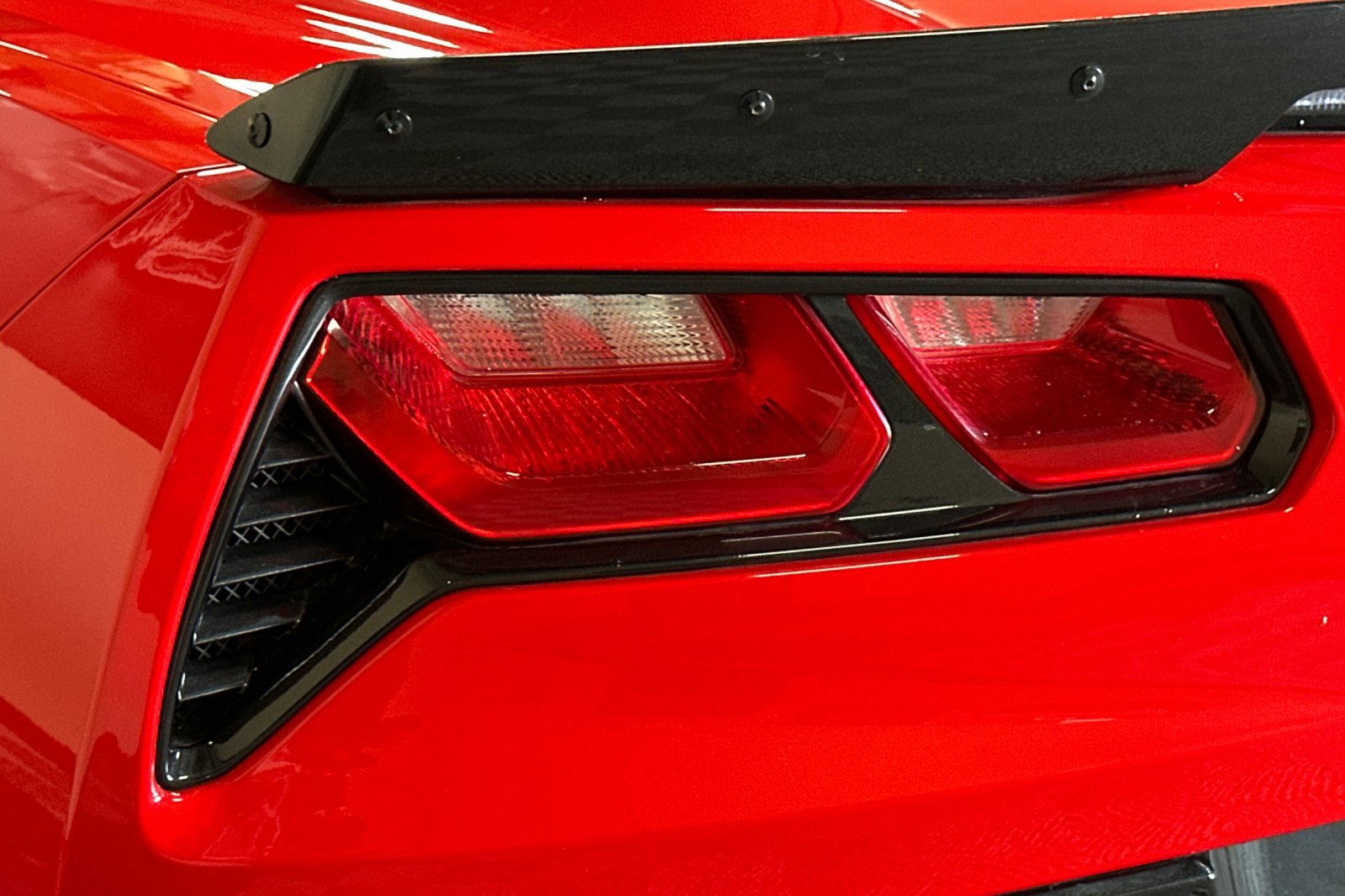 Used 2019 Chevrolet Corvette Grand Sport w/ Carbon Flash Badge Package image 46