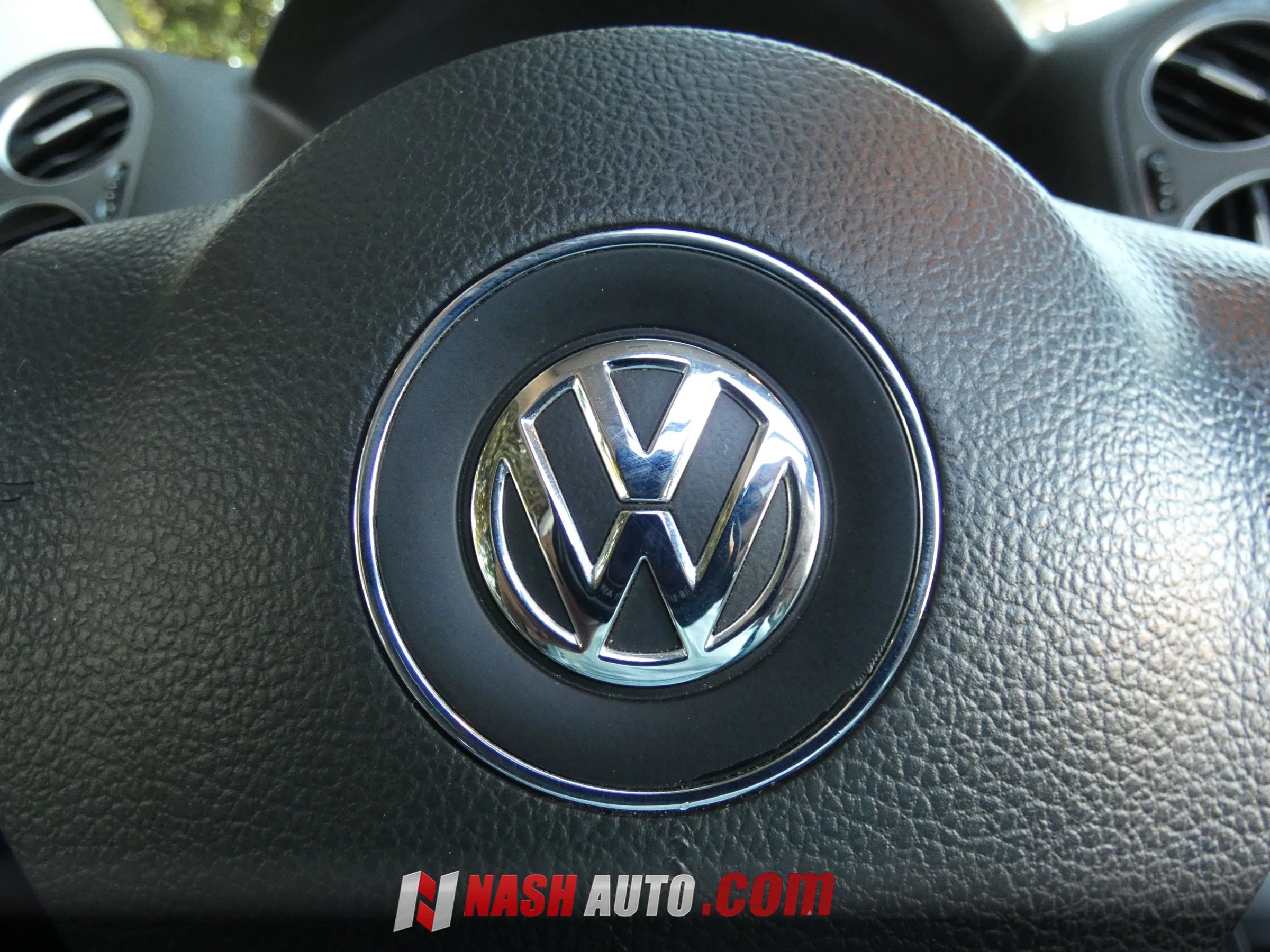Used 2017 Volkswagen Tiguan SEL FWD image 61