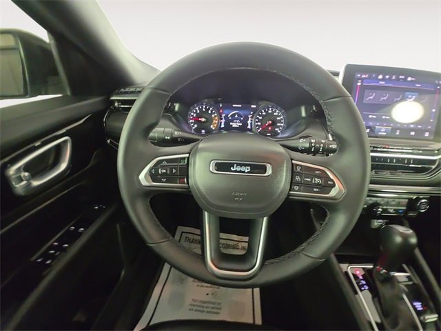 Used 2025 Jeep Compass Latitude w/ Convenience Group image 12