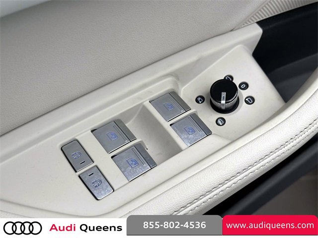 Used 2024 Audi Q8 e-tron Premium Plus image 18