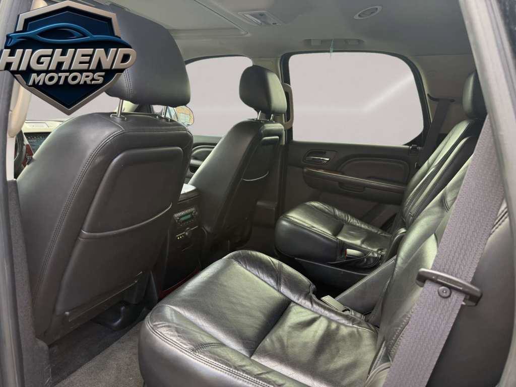 Used 2012 Cadillac Escalade Luxury AWD/4WD image 15