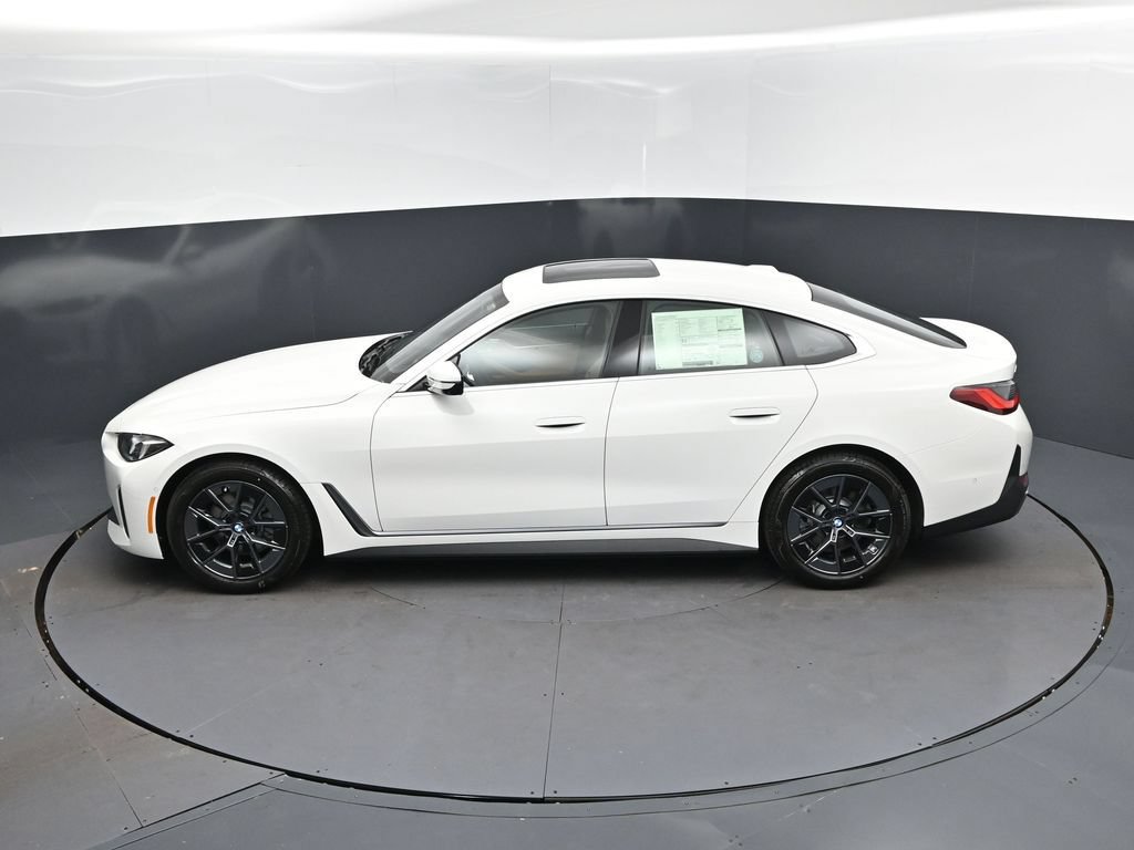 New 2026 BMW i4 eDrive40 w/ Premium Package RWD image 32