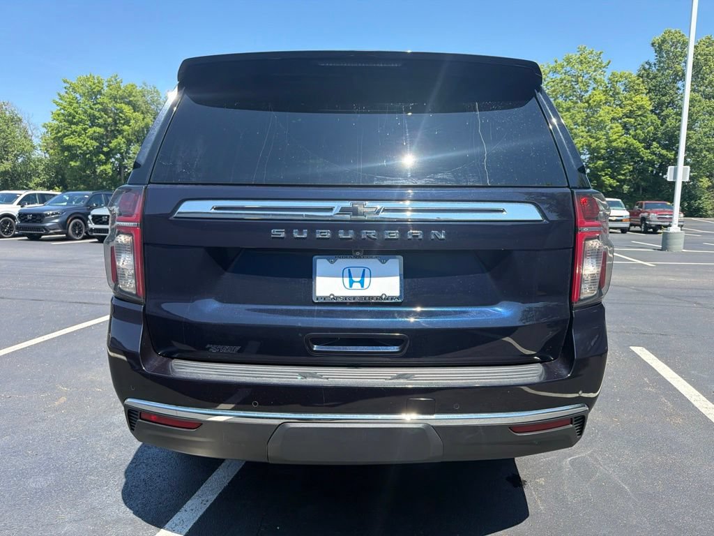 Used 2021 Chevrolet Suburban LS w/ Driver Alert Package AWD/4WD image 4