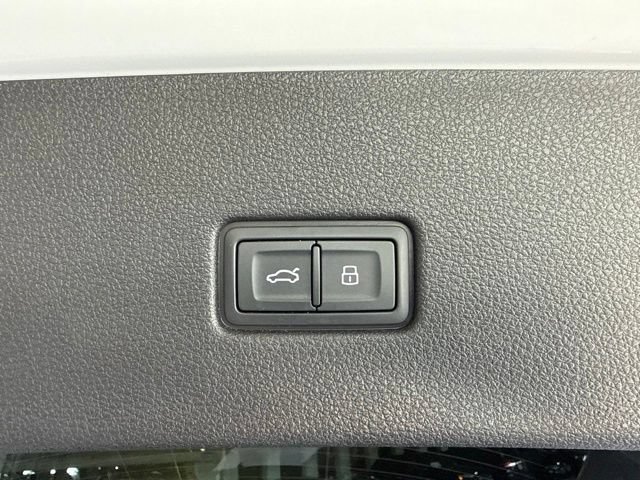 Used 2022 Audi Q8 Premium Plus w/ Premium Plus Package AWD/4WD image 10