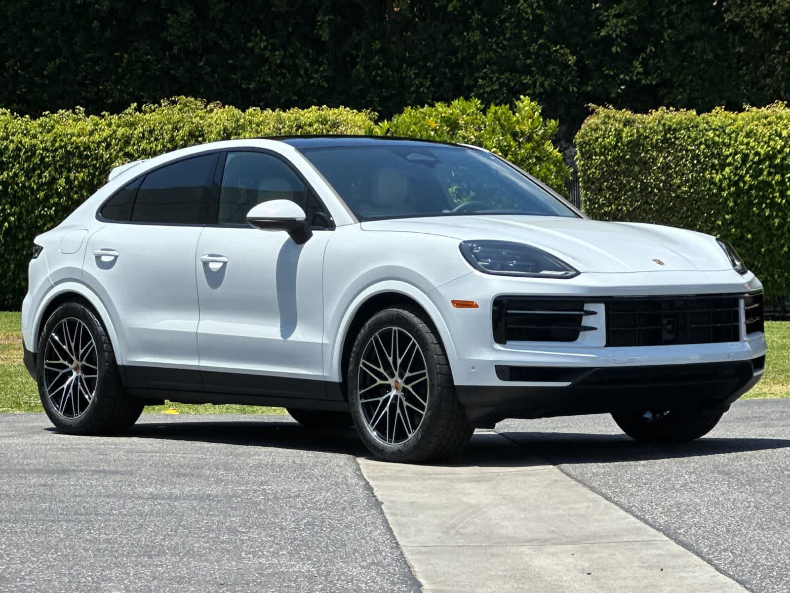 New 2026 Porsche Cayenne Coupe AWD/4WD image 10
