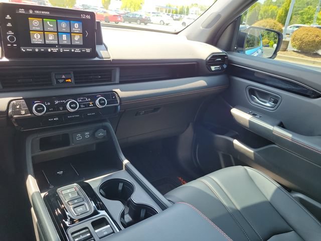 Certified 2025 Honda Pilot TrailSport image 11