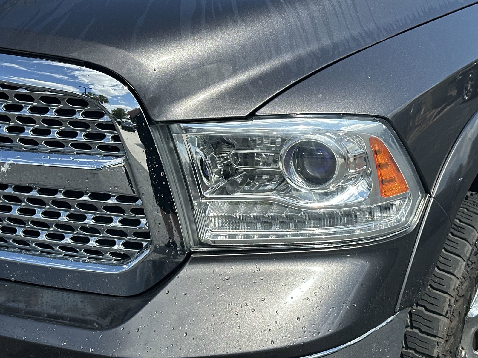 Used 2017 RAM 1500 Laramie w/ Convenience Group AWD/4WD image 11
