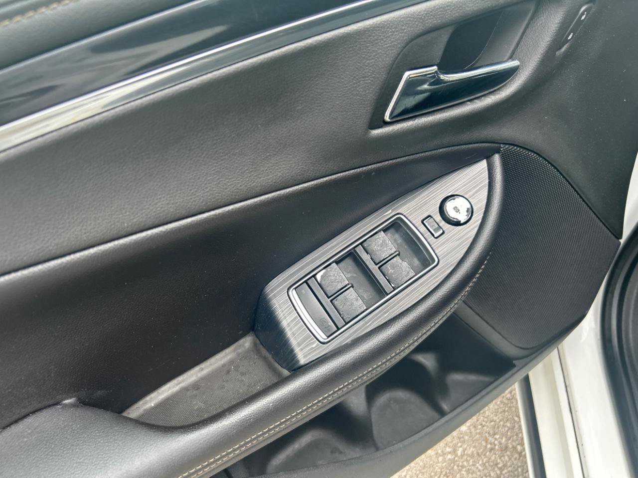 Used 2019 Chevrolet Impala LT FWD image 13