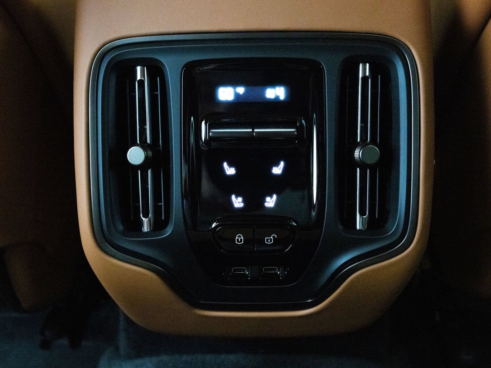 New 2026 Aston Martin DBX S AWD/4WD image 41