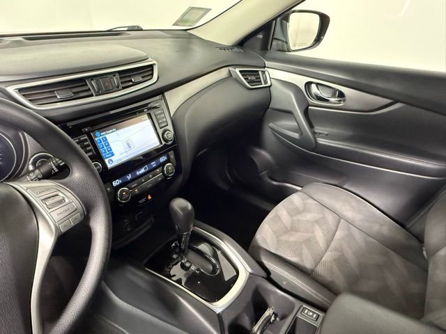 Used 2016 Nissan Rogue SV w/ SV Premium Package image 16