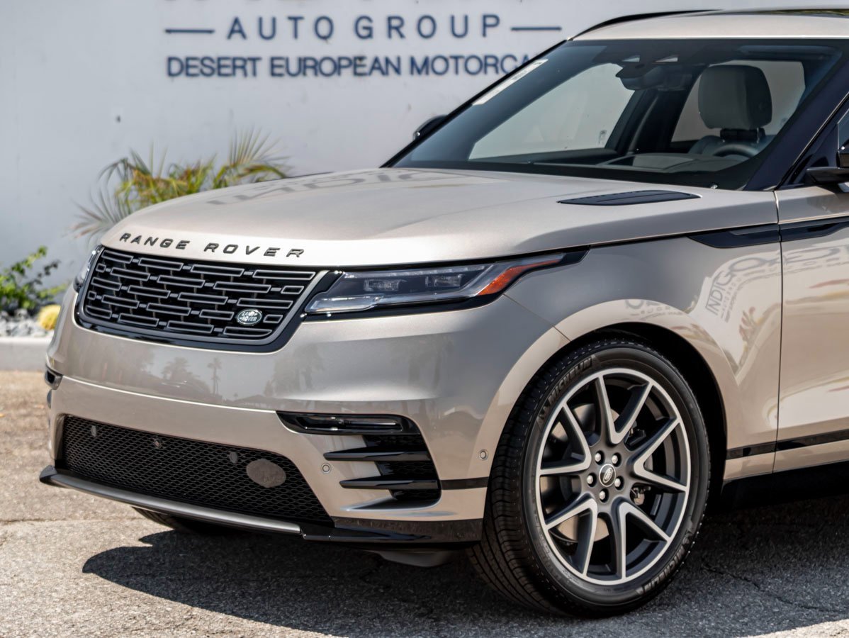 New 2026 Land Rover Range Rover Velar Dynamic SE image 2