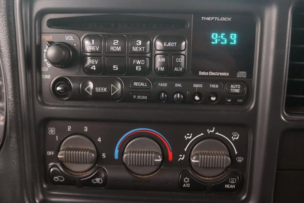 Used 2001 Chevrolet Silverado 2500 LS w/ Off-Road Skid Plate Pkg image 21