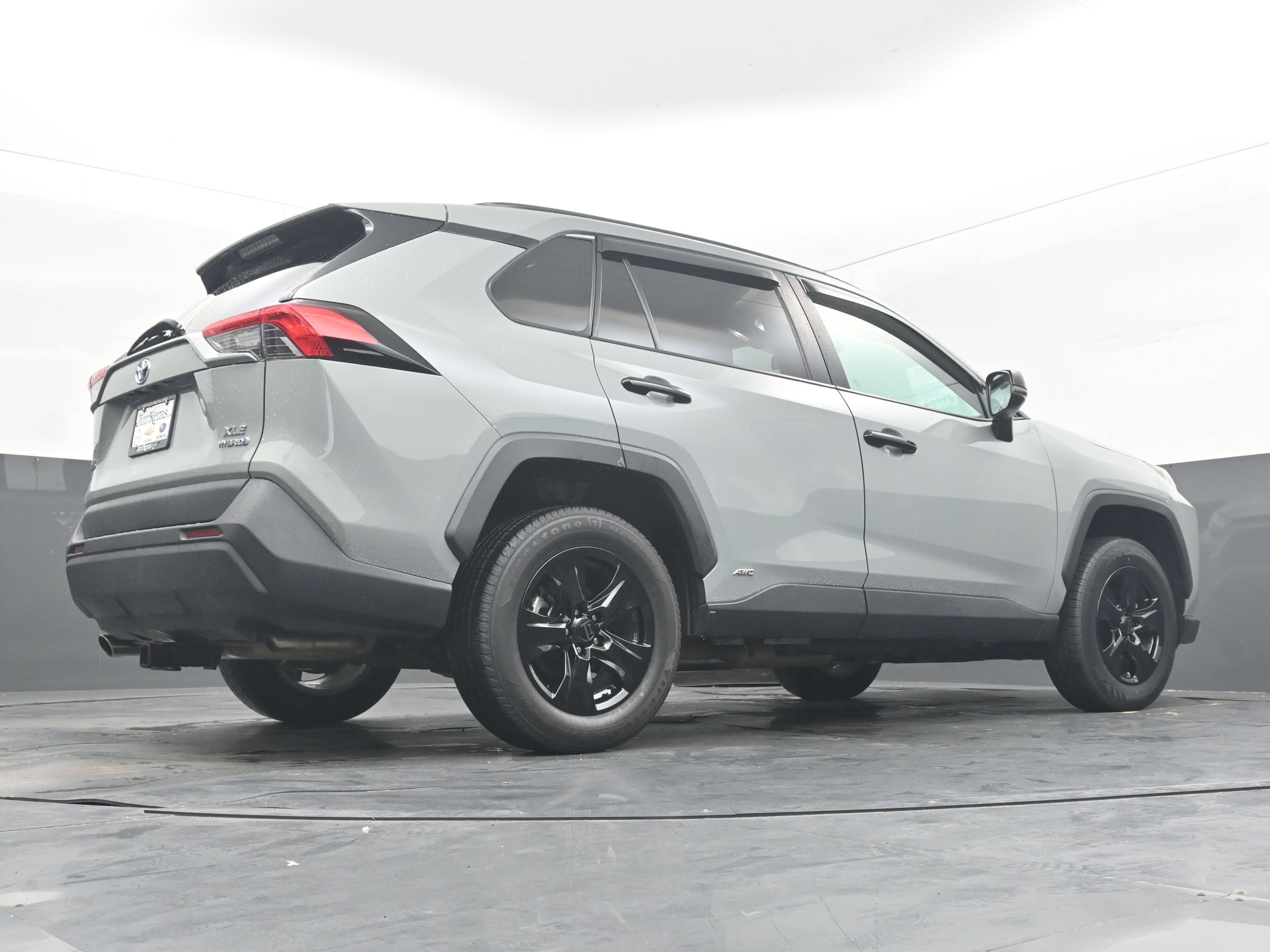 Used 2022 Toyota RAV4 XLE AWD/4WD image 29