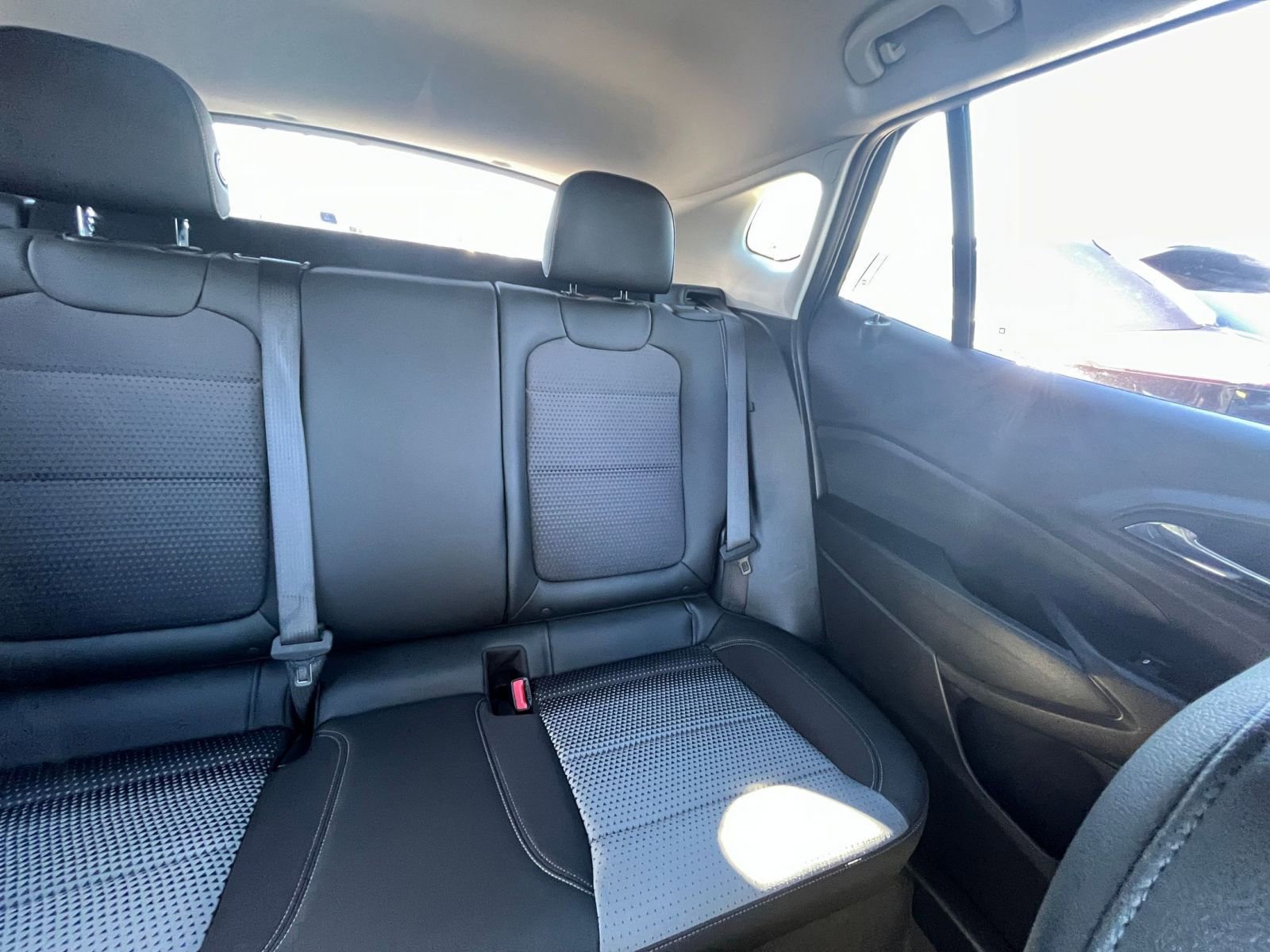 Used 2025 Chevrolet Trax LT image 35