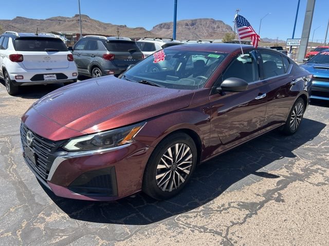 Used 2024 Nissan Altima 2.5 SV FWD image 5