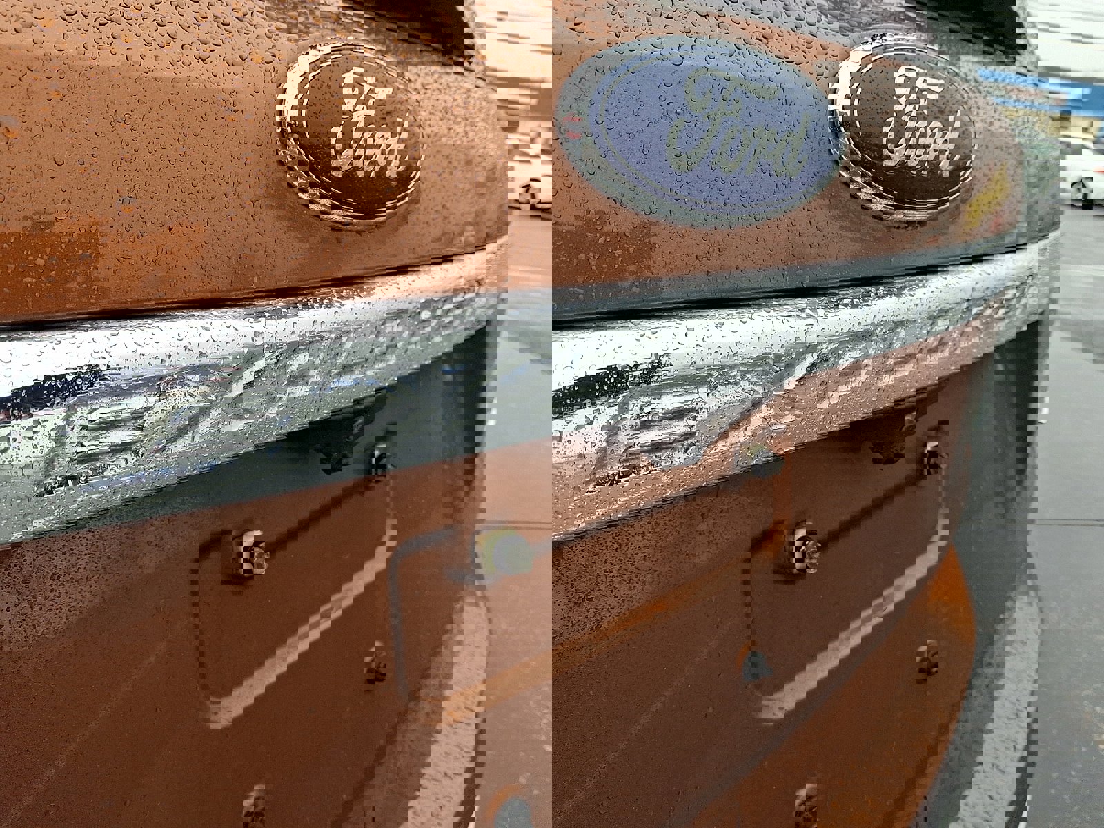 Used 2017 Ford Explorer XLT image 31