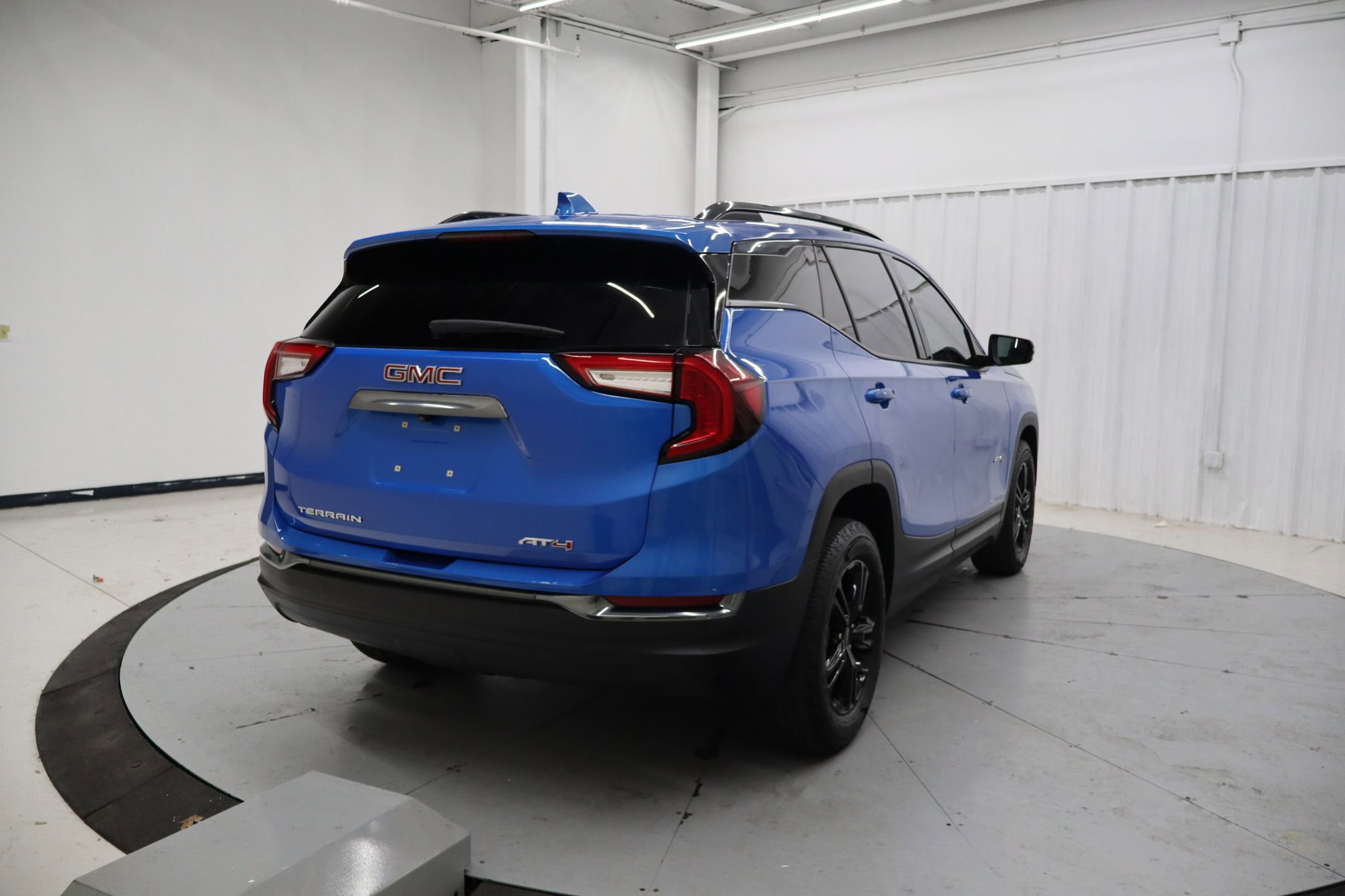 Used 2024 GMC Terrain AT4 w/ Tech Package image 4