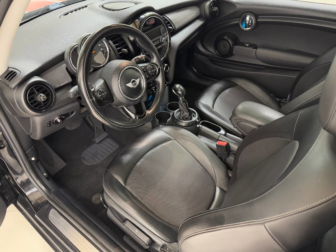 Used 2015 MINI Cooper 2-Door Hardtop image 30