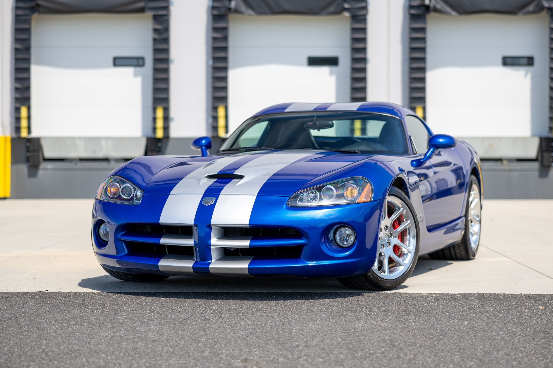 Used 2006 Dodge Viper SRT-10 RWD image 2