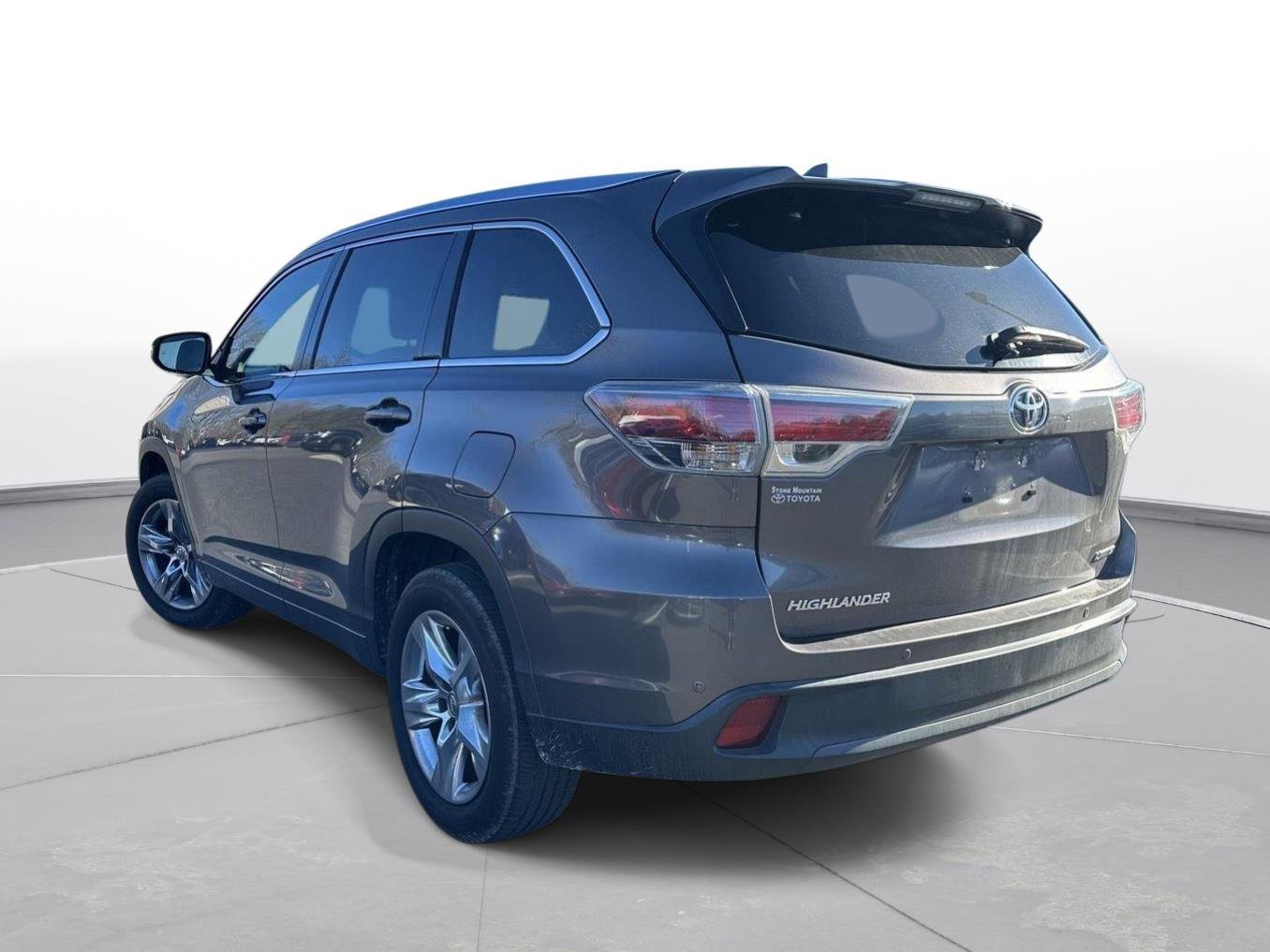 Used 2015 Toyota Highlander Limited w/ Driver Technology Package image 10