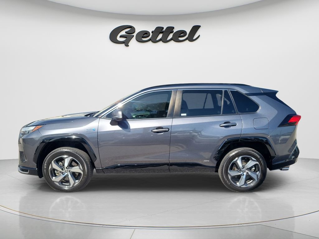 Used 2022 Toyota RAV4 SE w/ Weather & Moonroof Package AWD/4WD image 8