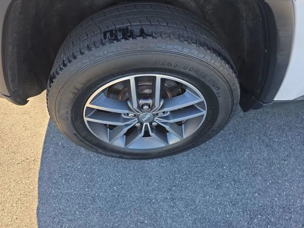 Used 2014 Jeep Grand Cherokee Limited AWD/4WD image 15