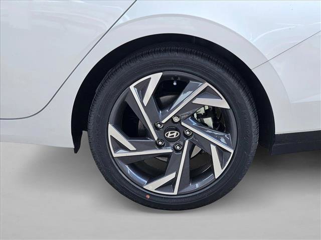 Certified 2025 Hyundai Elantra SEL image 20