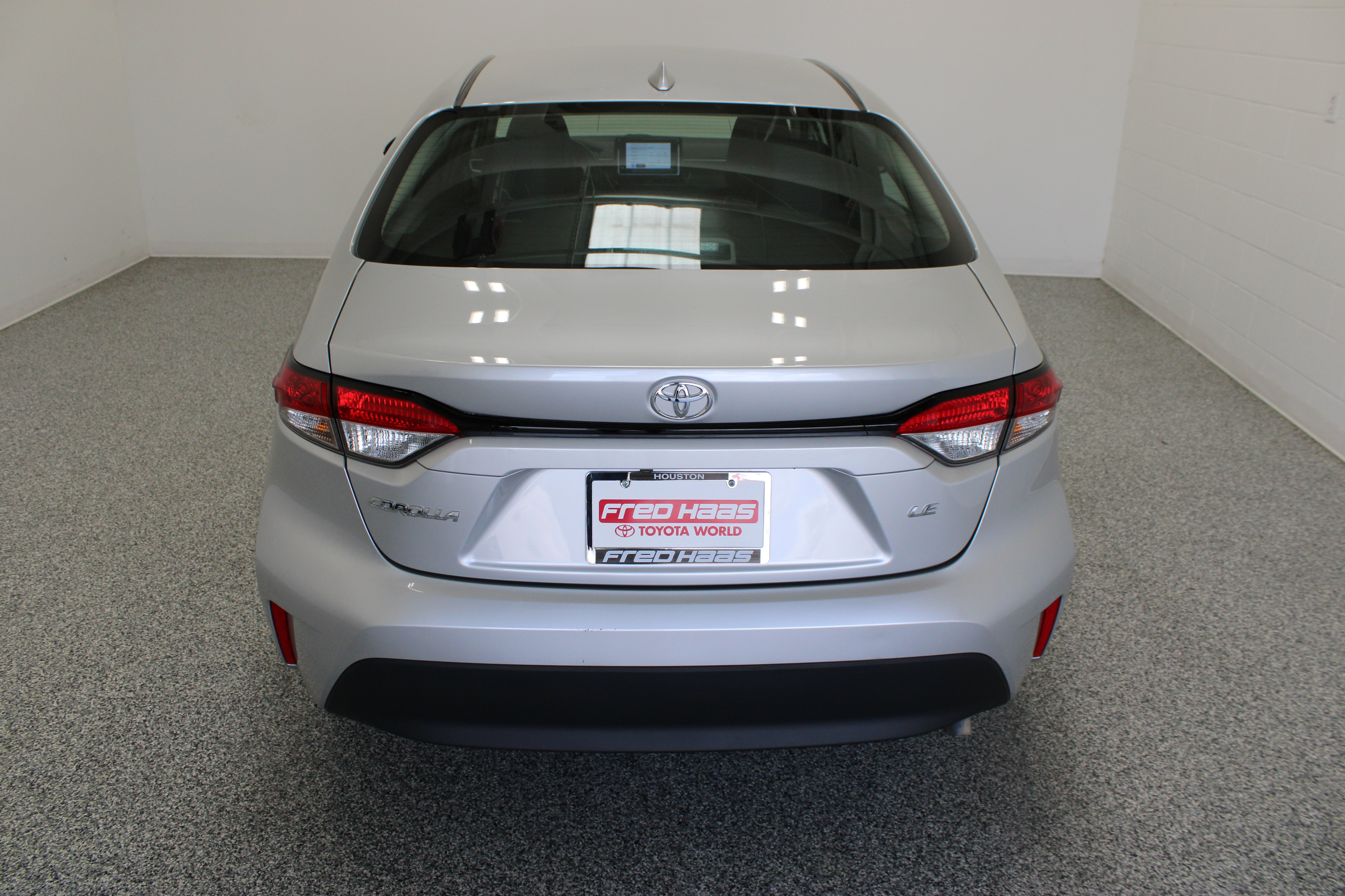 Used 2026 Toyota Corolla LE FWD image 8