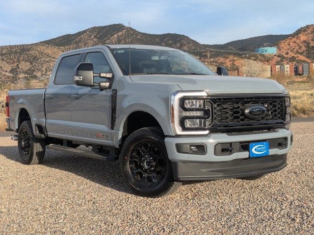 New 2026 Ford F350 Lariat w/ Black Appearance Package