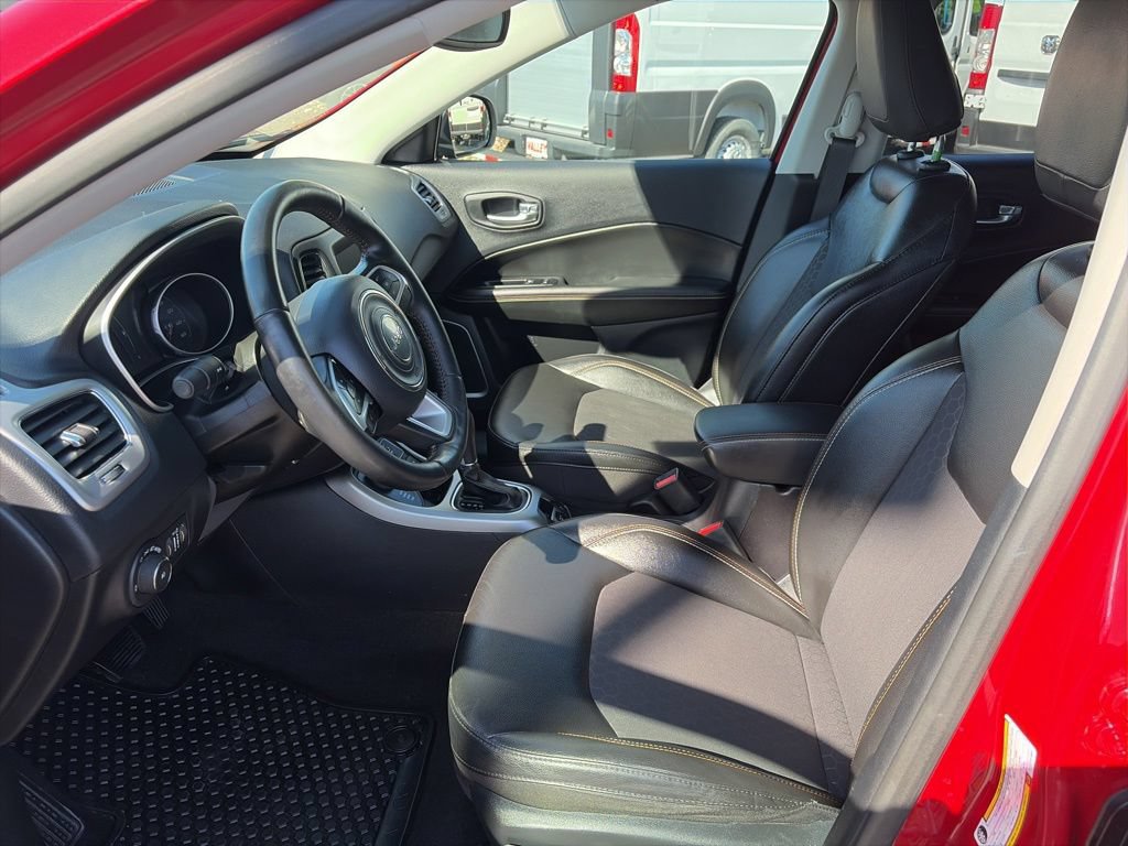 Used 2020 Jeep Compass Latitude w/ Cold Weather Group AWD/4WD image 11
