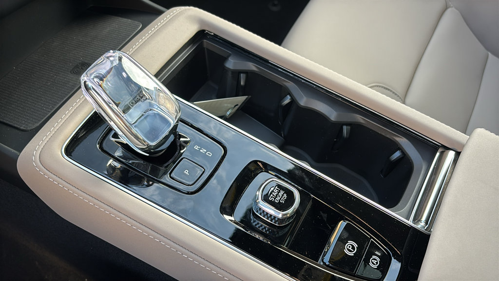 New 2027 Volvo XC90 B6 Plus AWD/4WD image 22