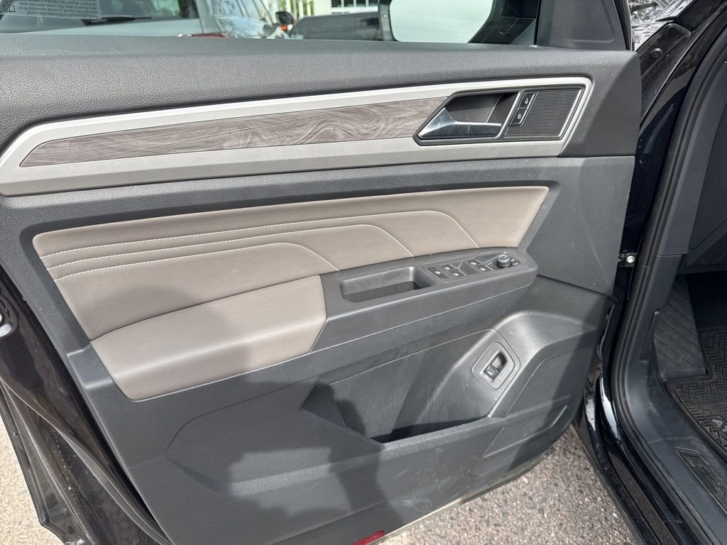 Used 2023 Volkswagen Atlas Cross Sport SE AWD/4WD image 15