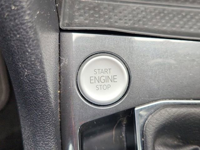 Used 2024 Volkswagen Tiguan SE R-Line image 16