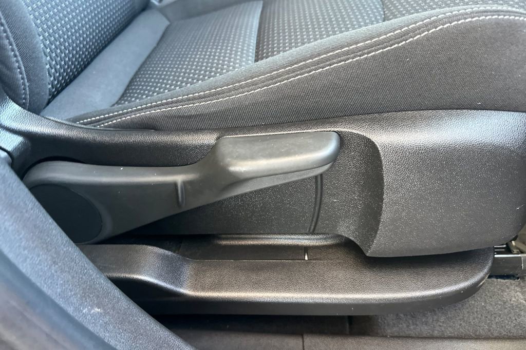 Used 2022 GMC Terrain SLE w/ LPO, Floor Liner Package image 26