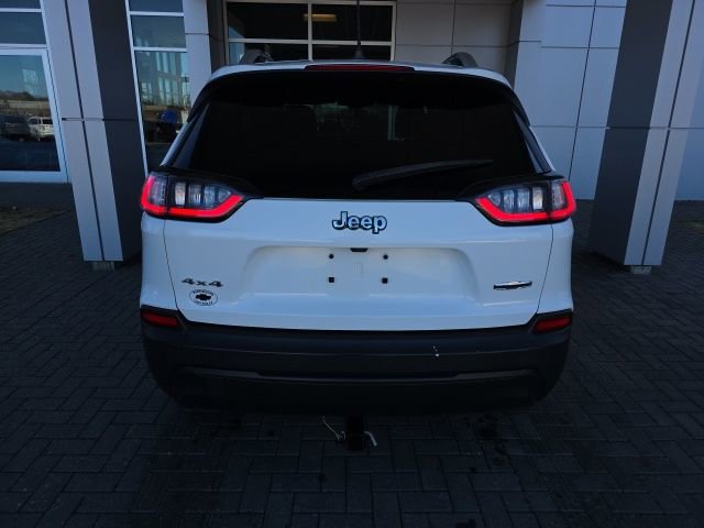 Used 2019 Jeep Cherokee Latitude Plus w/ Comfort/Convenience Group image 3