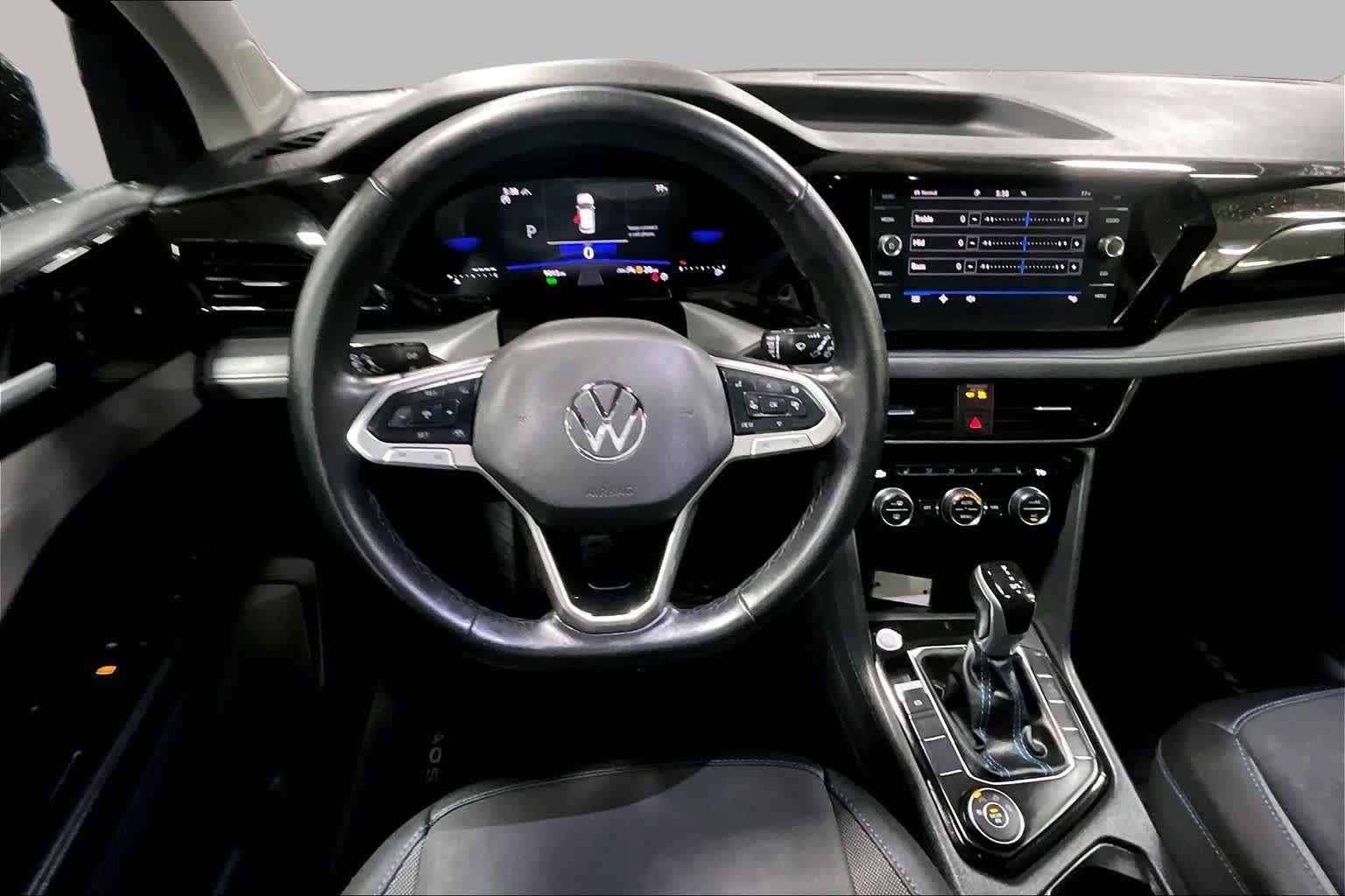 Used 2024 Volkswagen Taos SE AWD/4WD image 6