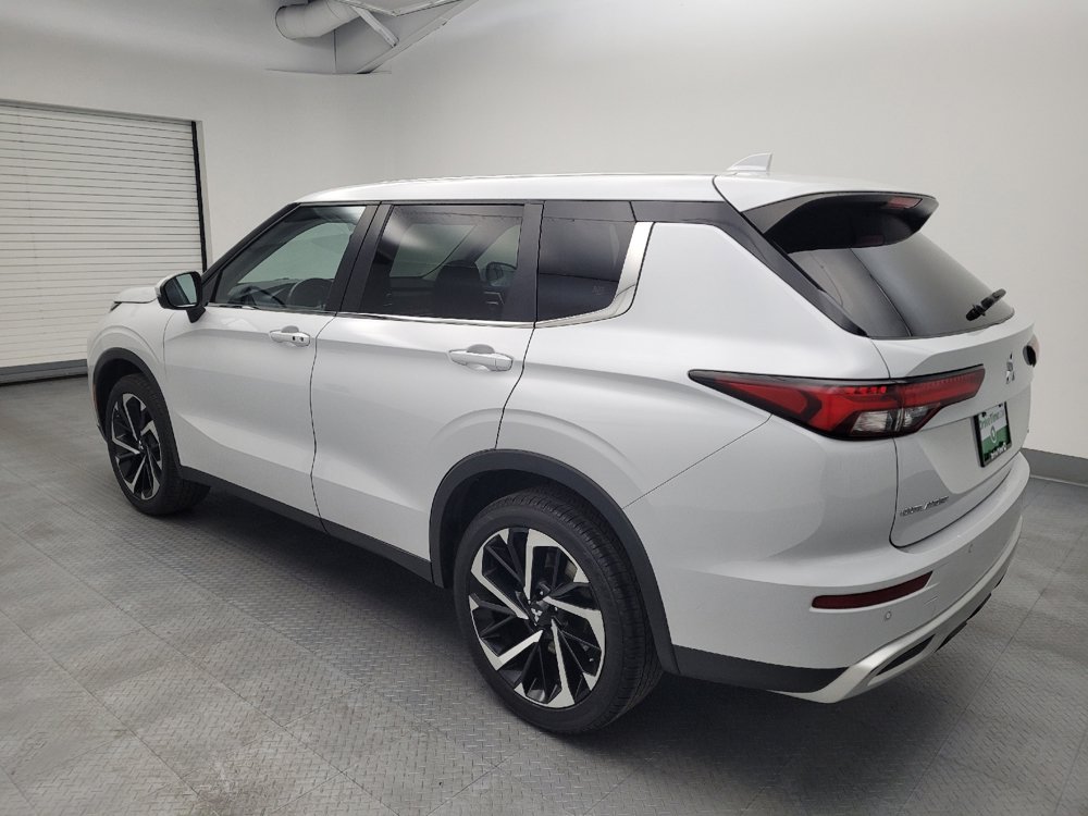 Used 2024 Mitsubishi Outlander SE AWD/4WD image 3