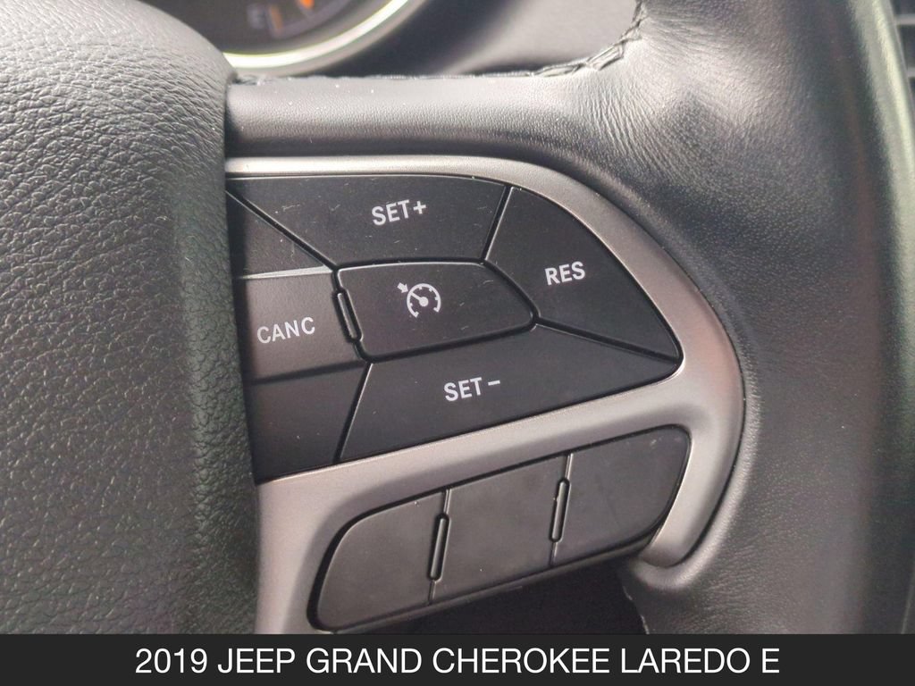 Used 2019 Jeep Grand Cherokee Laredo RWD image 18