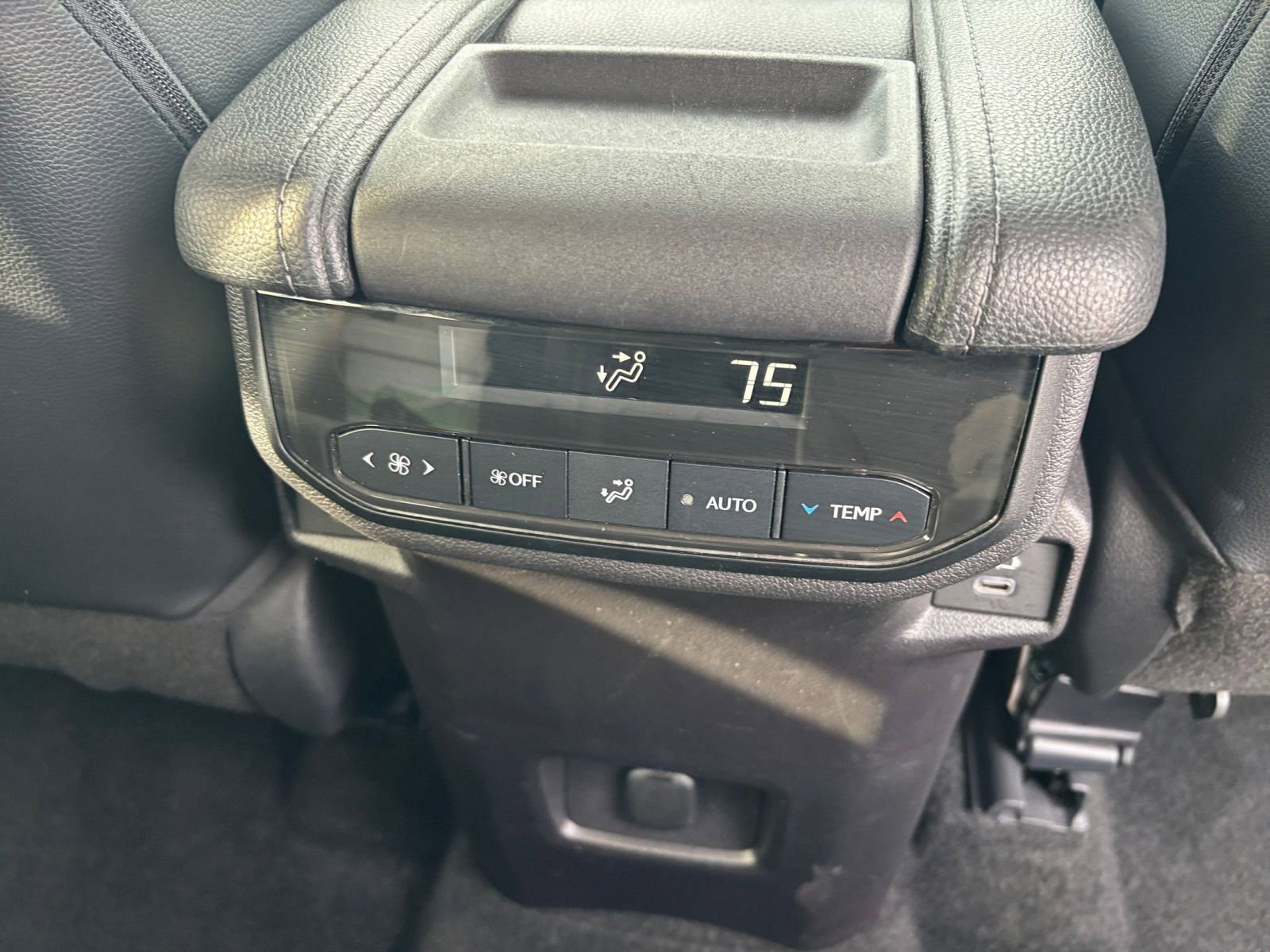 Used 2025 Toyota Grand Highlander FWD image 27