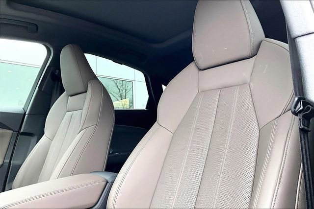 Used 2025 Audi Q5 Premium Plus w/ Premium Plus image 17