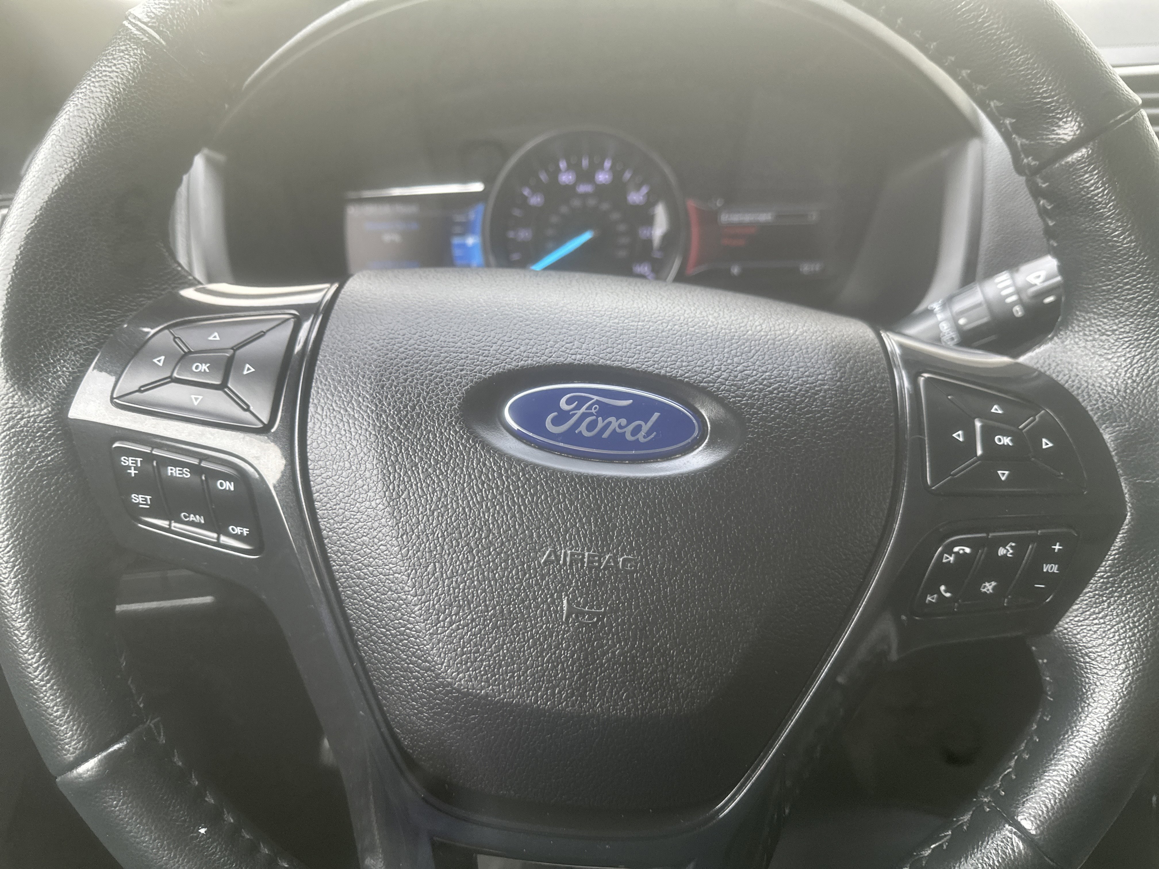 Used 2018 Ford Explorer XLT w/ Equipment Group 202A image 16