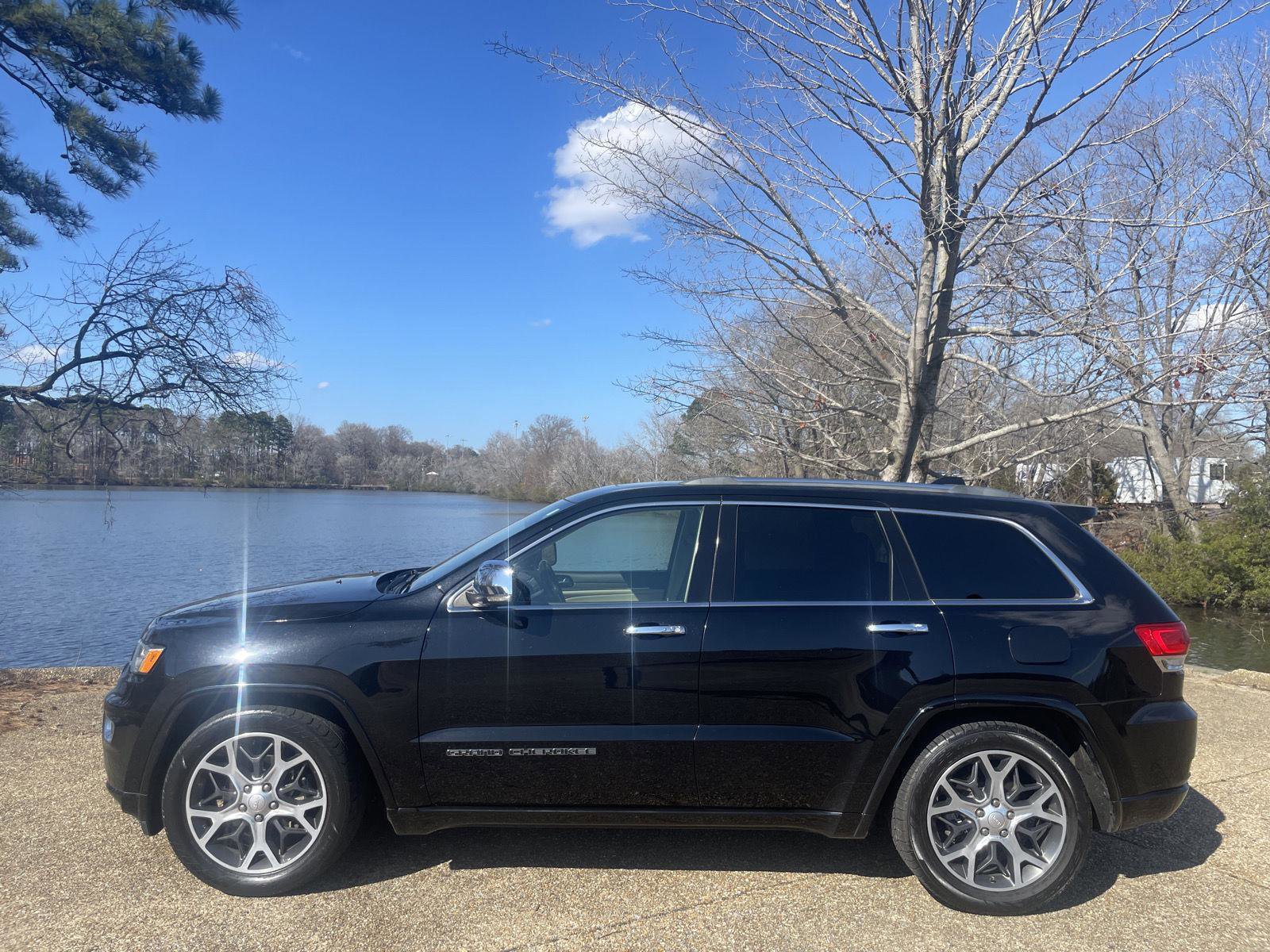 Used 2019 Jeep Grand Cherokee Overland AWD/4WD image 9