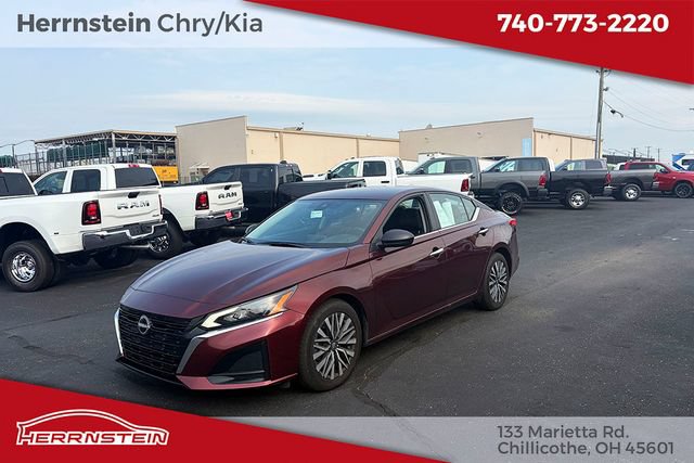 Used 2025 Nissan Altima 2.5 SV FWD image 3