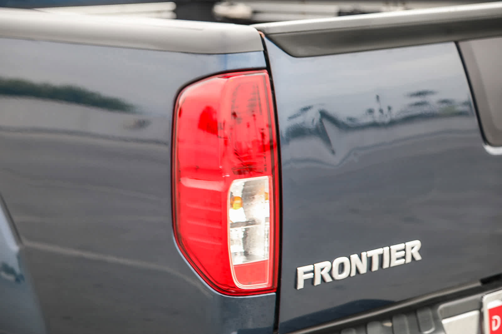 Used 2019 Nissan Frontier SV RWD image 9