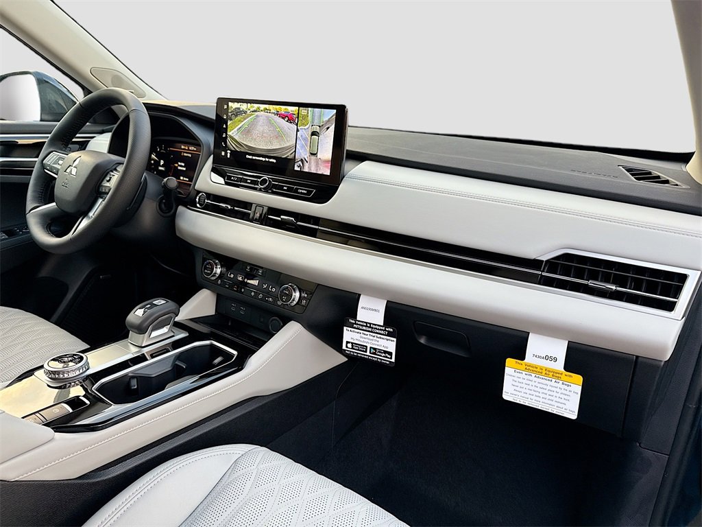 New 2025 Mitsubishi Outlander SEL image 32