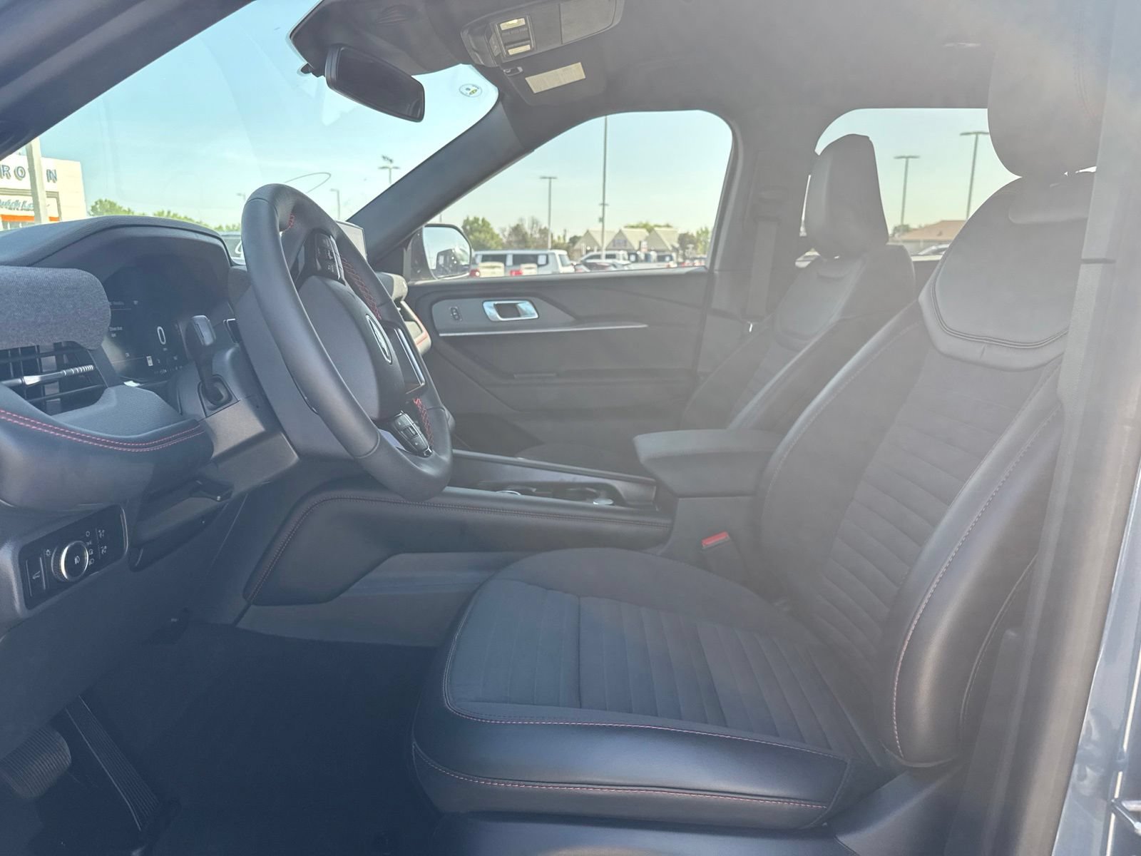 Used 2025 Ford Explorer ST-Line w/ Premium Package AWD/4WD image 10