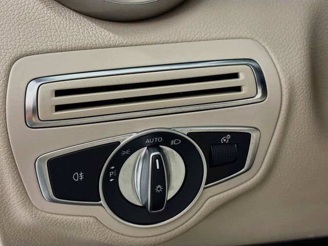 Used 2021 Mercedes-Benz C 300 4MATIC Sedan image 10